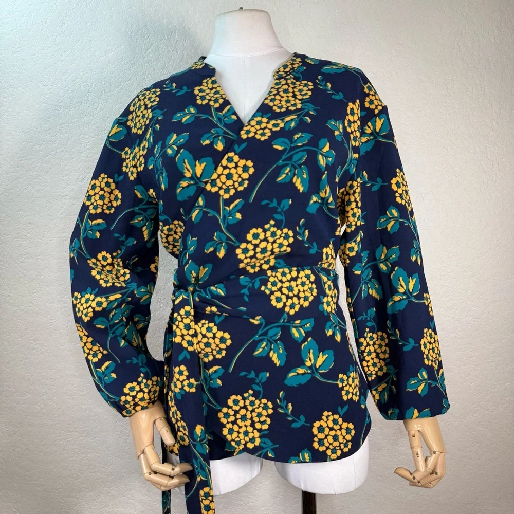 J. Crew Floral Hydrangea Drapey Crepe Wrap Blouse Shirt Size Medium EUC